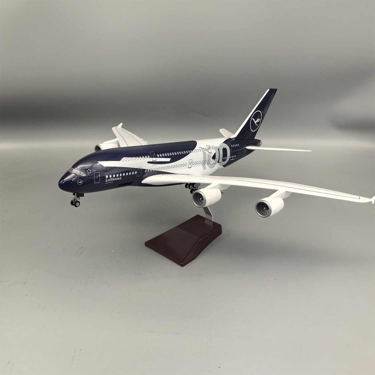 새로운 45cm 루프트한자 A380 100주년 기념 수 - Model Kit Ixchel 리뷰 및 가격